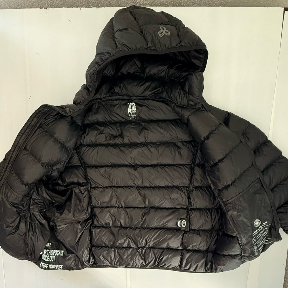 Aritzia TNA the little Puff 700 Fill Down Puffer Jacket - Picture 6 of 13